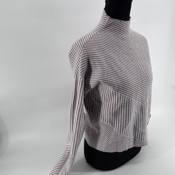 Cynthia Rowley luxe Chevron cozy mock neck knit Sweater tan cream winter Size XS - Picture 2 of 5